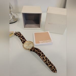 New Michael Kors Watch for Women MK-2604